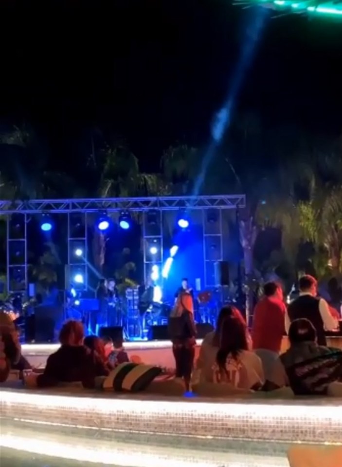 Antalya'da Murat Dalkılıç konseri tepki gördü