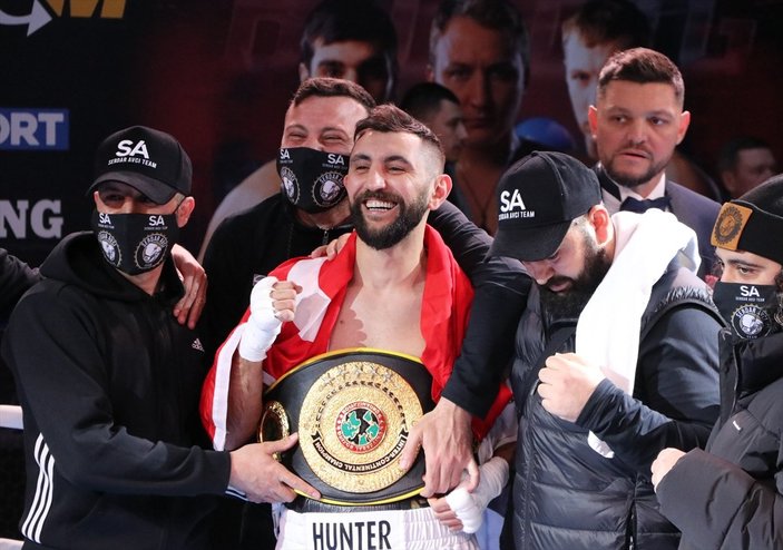 Ukrayna'da Türk boksör Arda Tamer Avcı, UBO Kıtalararası Şampiyonu oldu