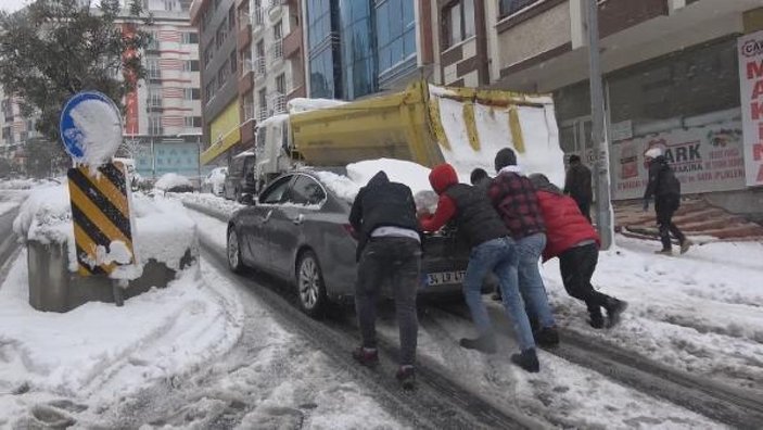 Arnavutköy'de sürücüler zor anlar yaşadı