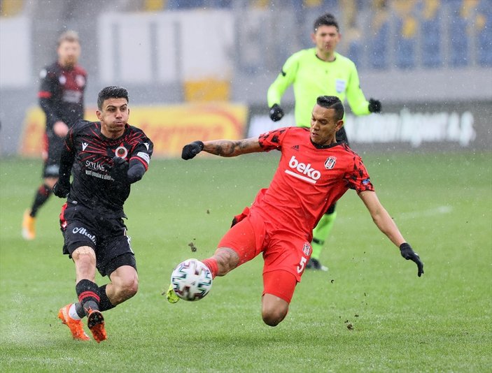 Beşiktaş, Gençlerbirliği'ni 3 golle mağlup etti