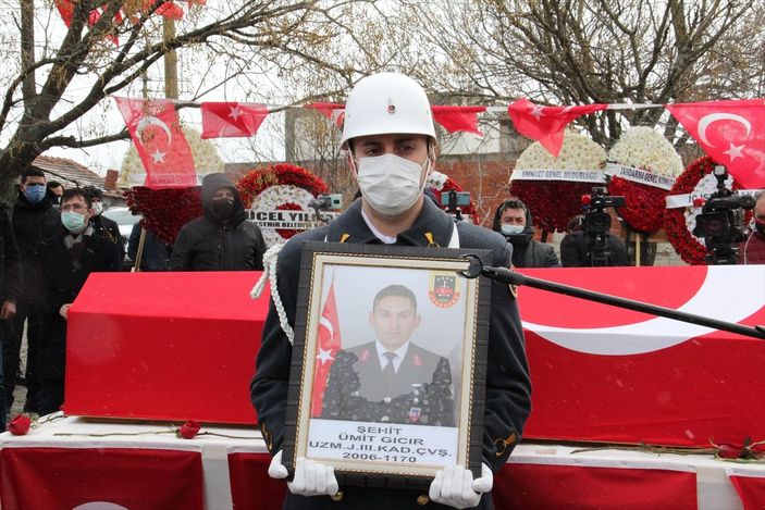 Türkiye yasta: Şehitlerimizi uğurluyoruz