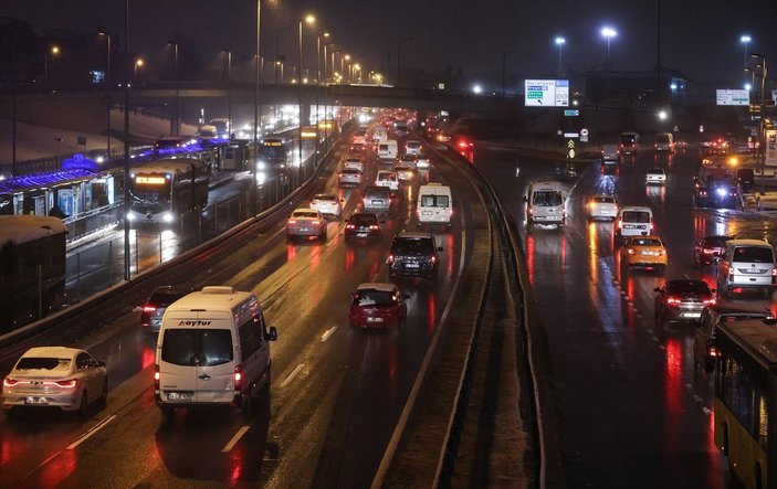 İstanbul'da haftanın ilk iş gününde trafik sakin seyrediyor