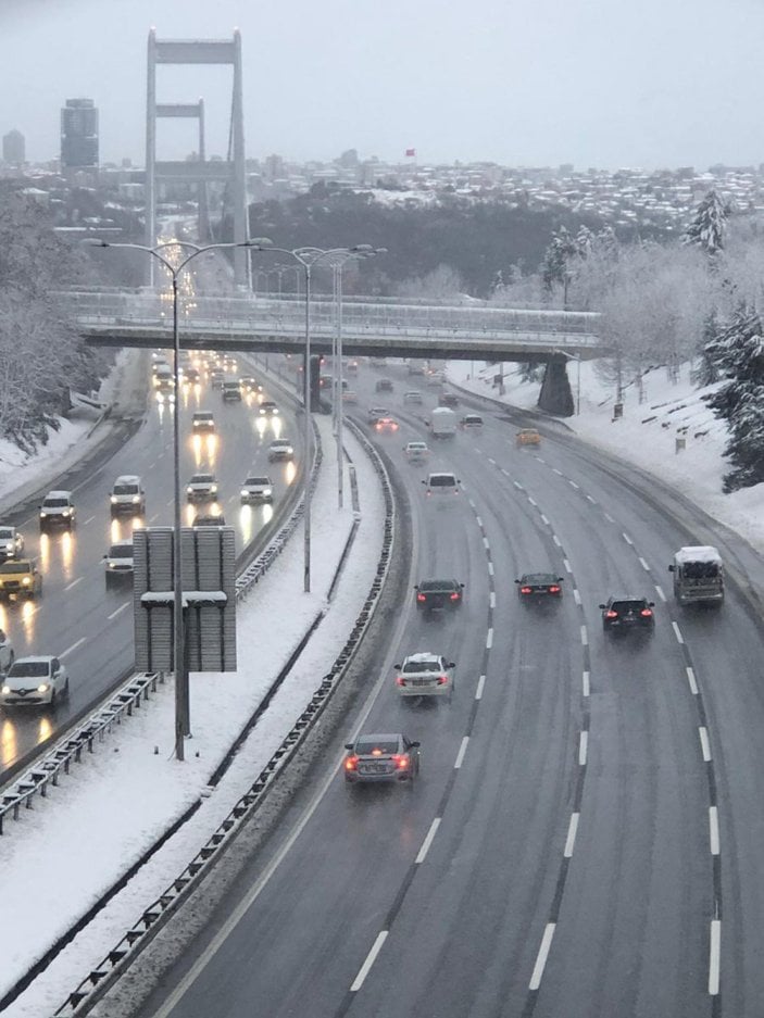İstanbul'da haftanın ilk iş gününde trafik sakin seyrediyor