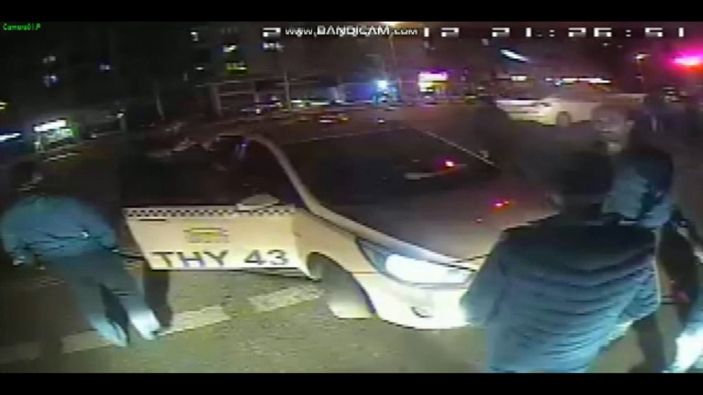 Çekmeköy'de, taksi şoförü otobüs şoförünü darbetti