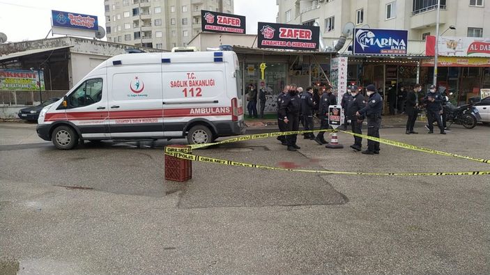 İ Gaziantep'te taksi durağı önünde kuzenini öldürdü