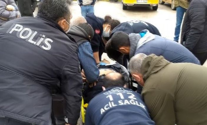 İ Gaziantep'te taksi durağı önünde kuzenini öldürdü