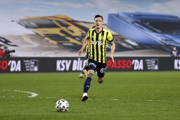 Mesut Özil: Fenerbahçe'ye hak ettiği başarıları yaşatacağız