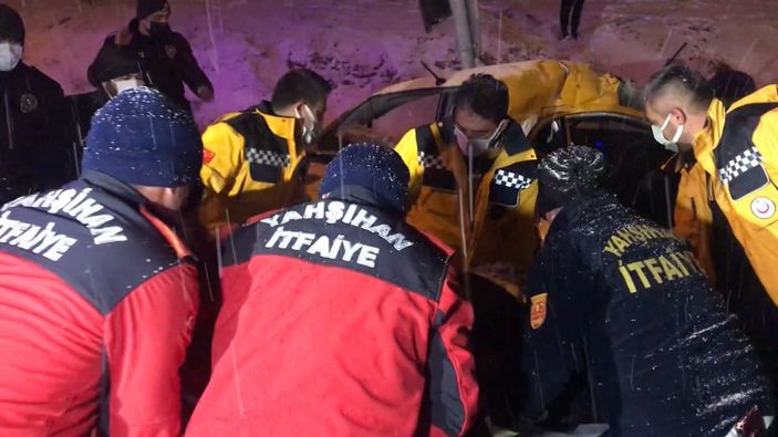 i Kırıkkale’de otobüs ile ticari taksi çarpıştı: 1 ölü