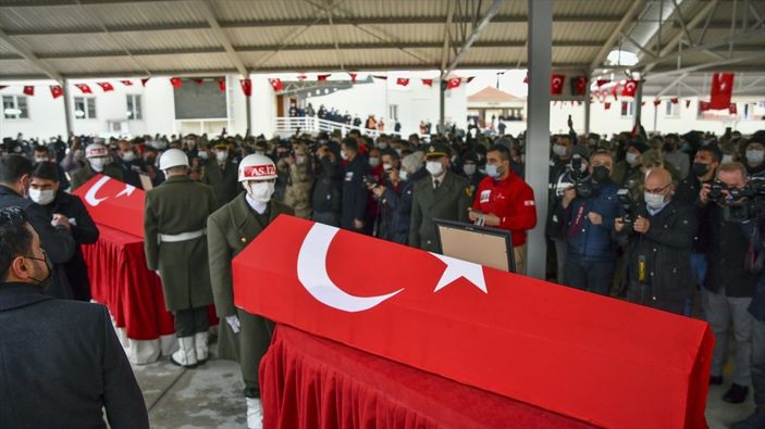a Şehit Müslüm Altıntaş ile Adil Kabaklı son yolculuğuna uğurlandı