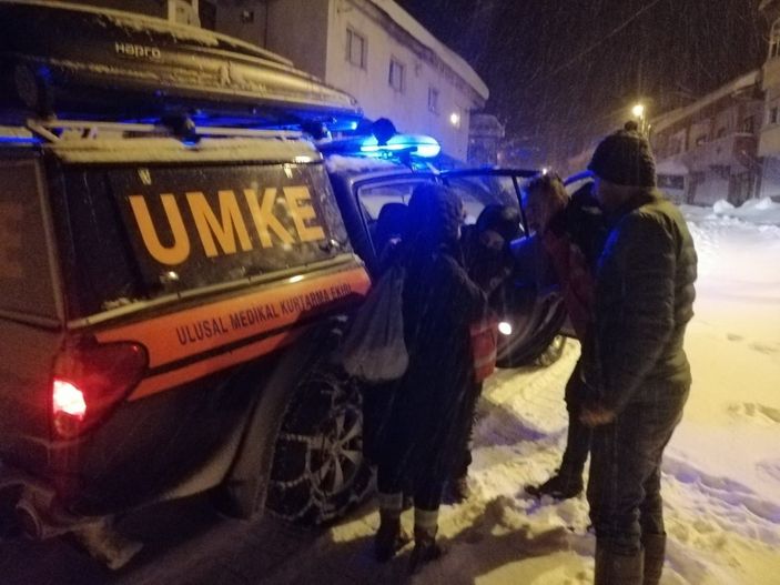 i Zonguldak'ta rahatsızlanan kızın imdadına UMKE yetişti