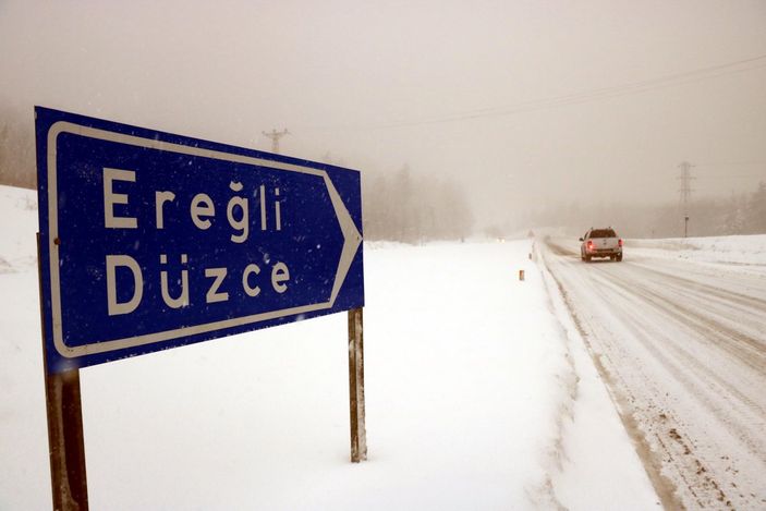 d Zonguldak'ta kar kalınlığı 70 santimetreyi geçti