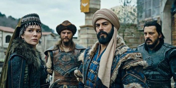 Kuruluş Osman Malhun Hatun tarihte kimdir? Yıldız Çağrı Atiksoy kaç yaşında, hangi dizilerde oynadı?