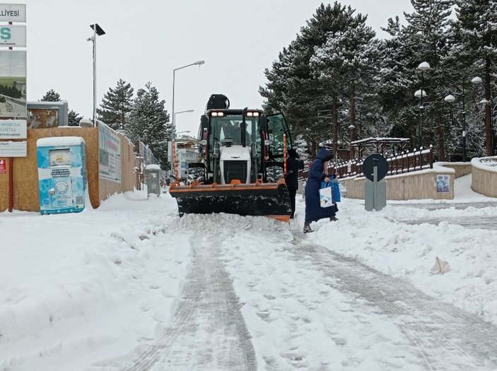 Sivas'ta 916 köy yolu ulaşıma kapandı