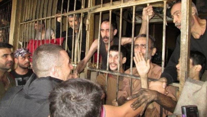 Suriye'de 400 bin kişi, Esad rejiminin cezaevilerinde