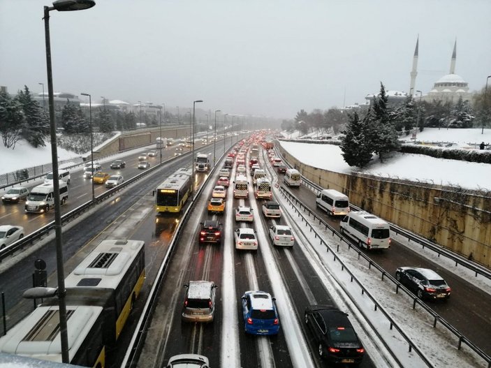 İstanbul'da yoğun trafik görüldü
