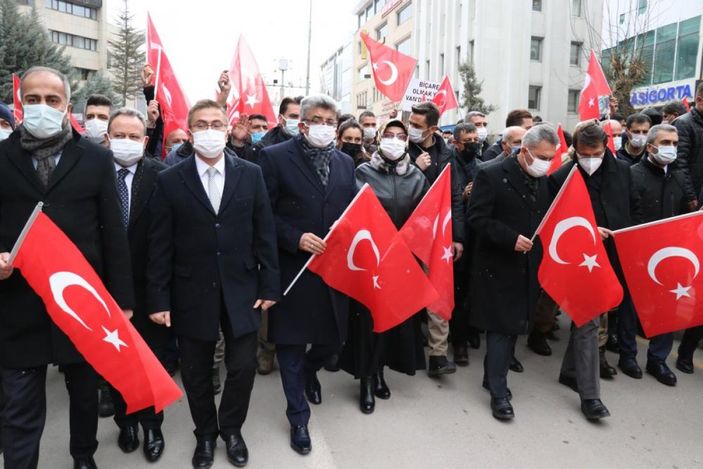 Van’da teröre lanet yürüyüşü