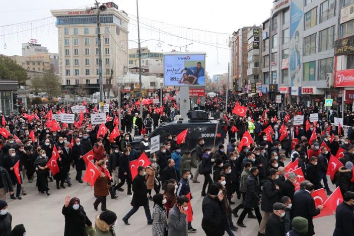Van’da teröre lanet yürüyüşü