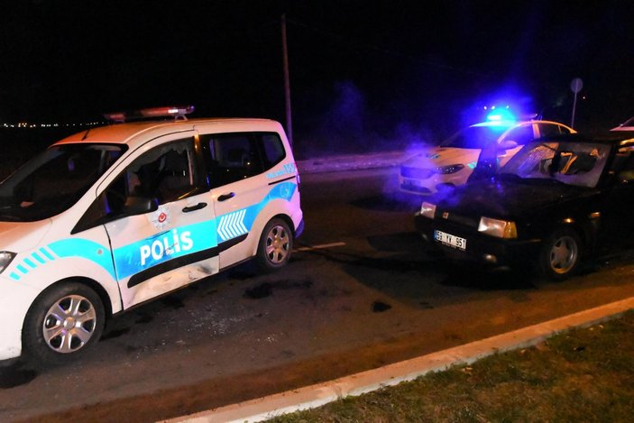Tekirdağ’da drift yaptıktan sonra kaçan sürücü polis aracına çaptı