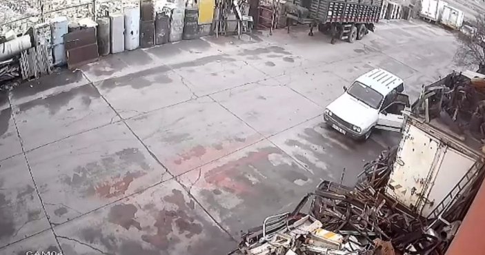 Gaziantep'te otomobilli hırsızları demir çubukla kovaladı