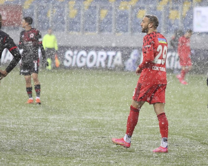 Cenk Tosun sakatlandı