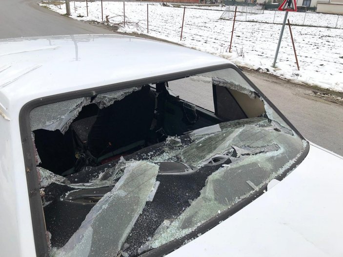 Sakarya'da önü kesilen sürücü saldırıya uğradı