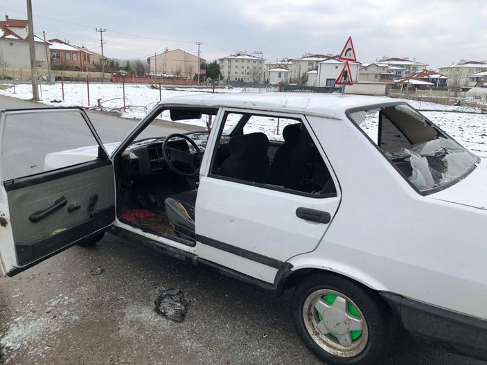 d Sakarya'da önü kesilen sürücü saldırıya uğradı