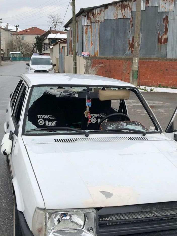 d Sakarya'da önü kesilen sürücü saldırıya uğradı