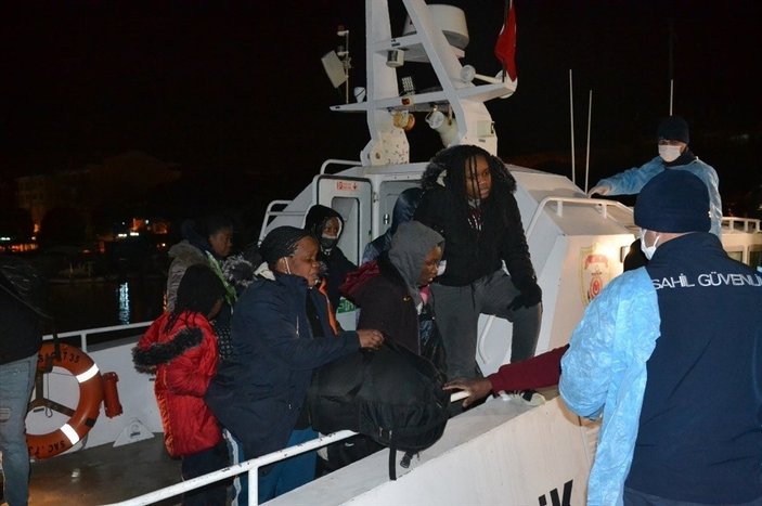 İzmir'de 36 sığınmacı kurtarıldı
