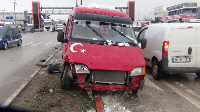 Bursa'da ışık ihlali kazaya neden oldu