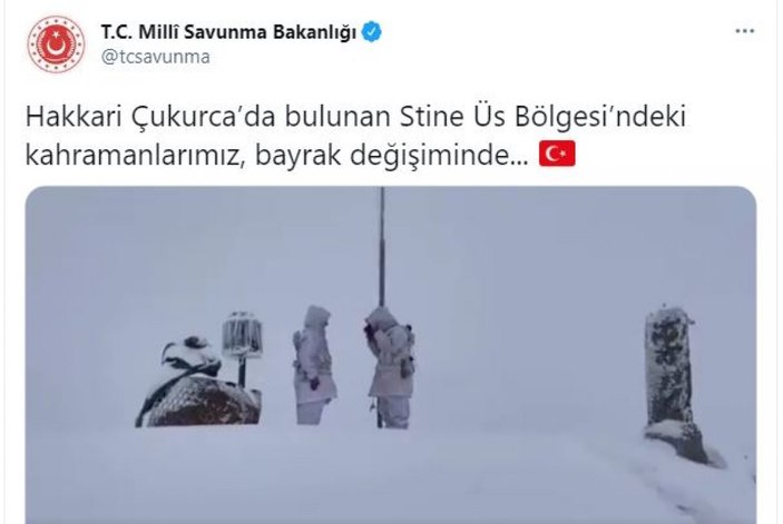 Mehmetçik, Stine Üs Bölgesi’nde bayrak değişimi yaptı