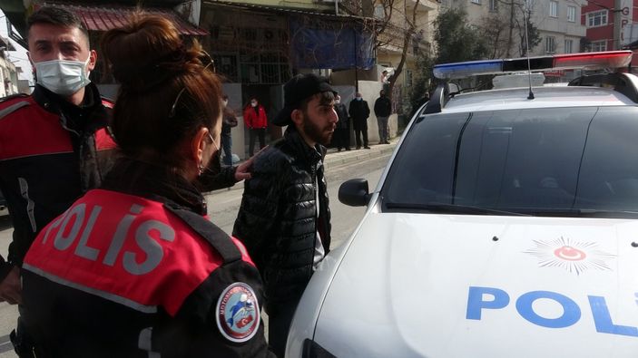 d Bursa'da polisi görünce kaçan ikili asker kaçağı çıktı
