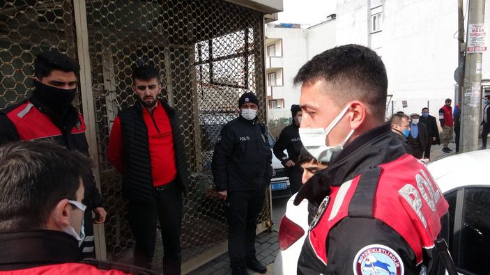 d Bursa'da polisi görünce kaçan ikili asker kaçağı çıktı