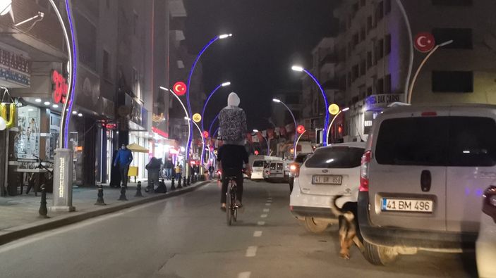 i Kocaeli'de iki arkadaşın tehlikeli yolculuğu