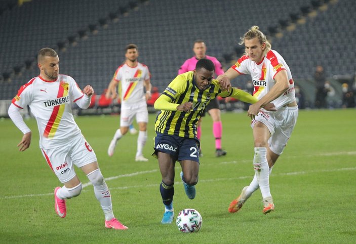 Fenerbahçe, Kadıköy'de Göztepe'ye de mağlup oldu