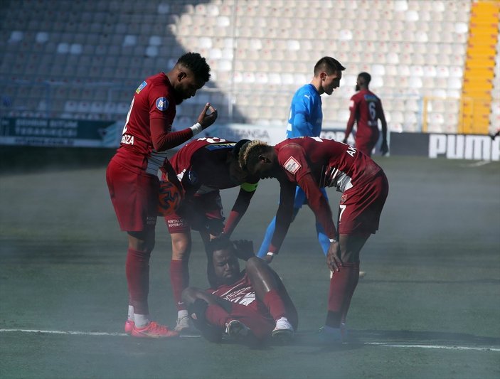 BB Erzurum-Hatayspor maçında ilginç görüntü
