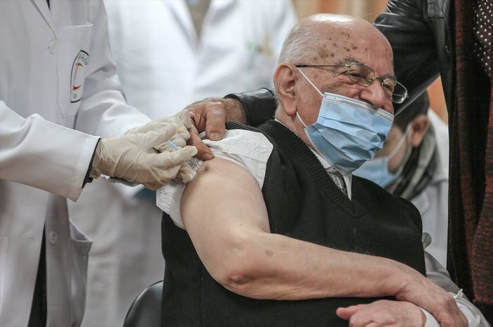 Gazze'de koronavirüs aşılaması başladı