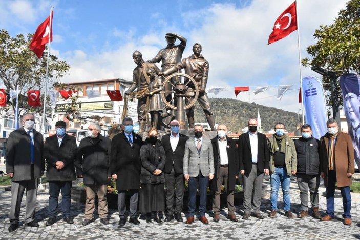 Edremit Belediyesi'nin yaptırdığı heykel açıldı