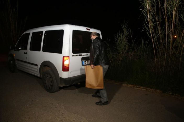 Antalya'da bir vatandaş bahçesini temizlerken kafatası buldu