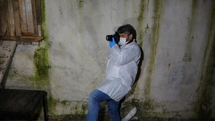 Antalya'da bir vatandaş bahçesini temizlerken kafatası buldu