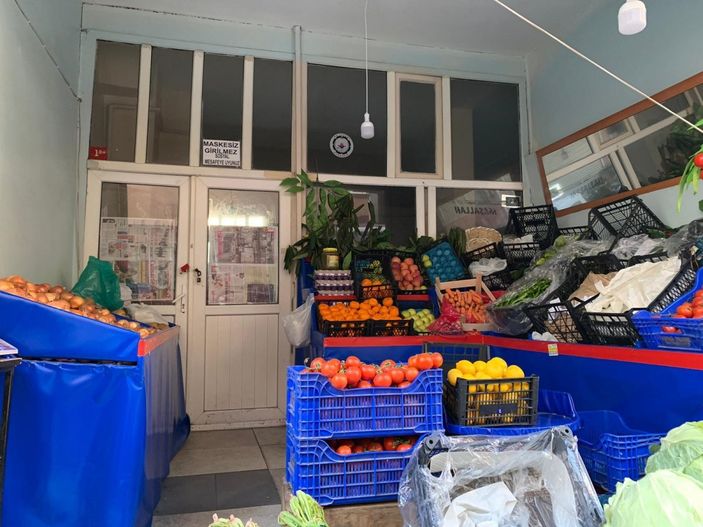 i İstanbul'da manav görünümlü kıraathaneye baskın