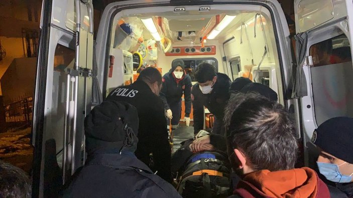Sancaktepe'de polisten kaçan iki şüphelinin bacağı kırıldı