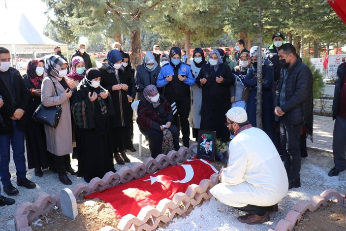 Diyarbakır annelerinden Gara şehidinin annesine taziye ziyareti