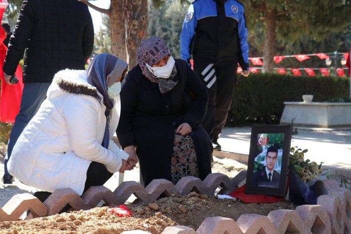 Diyarbakır annelerinden Gara şehidinin annesine taziye ziyareti