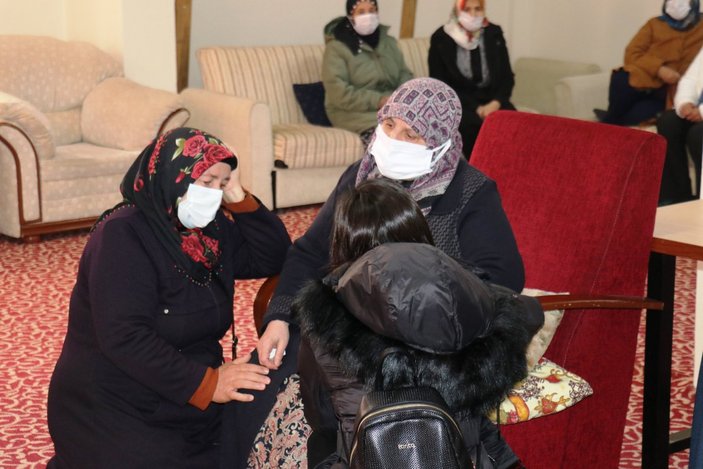 Diyarbakır annelerinden Gara şehidinin annesine taziye ziyareti