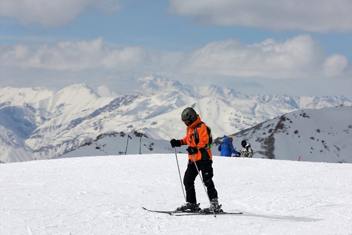 Tahran'daki kayak merkezlerinde hareketlilik yaşanıyor