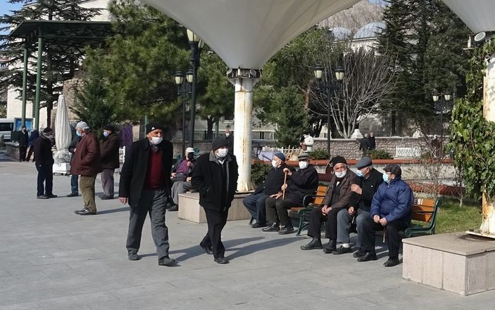 Riskli iller arasında yer alan Tokat'ta korkutan kalabalık