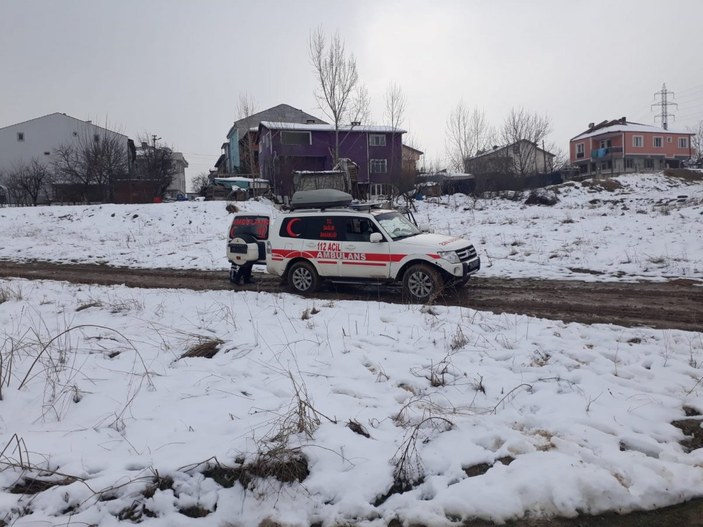 Bursa'da çamura saplanan ambulans kurtarıldı