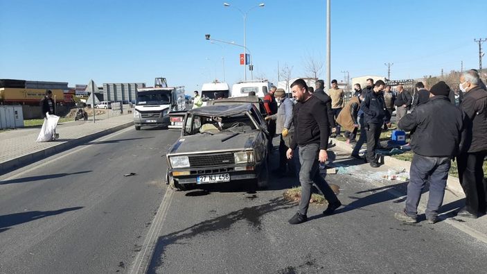 i Gaziantep'te takla atan araçtaki 3 kişi yaralandı