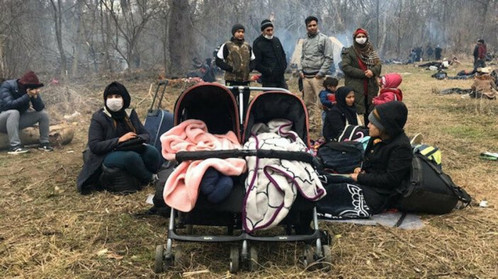 Midilli Adası'ndaki hamile bir Afgan sığınmacı kendini yaktı
