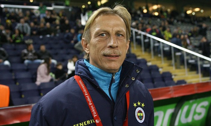 Christoph Daum: Fenerbahçe'den resmi teklif almadım